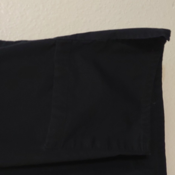 GENTLY USED CROCS NURSING BLACK AND GREEN SCRUB TOP - Picture 4 of 7